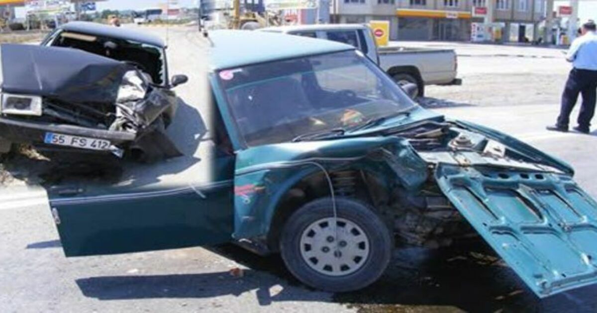 Bafra`da Trafik Kazası 2 Yaralı