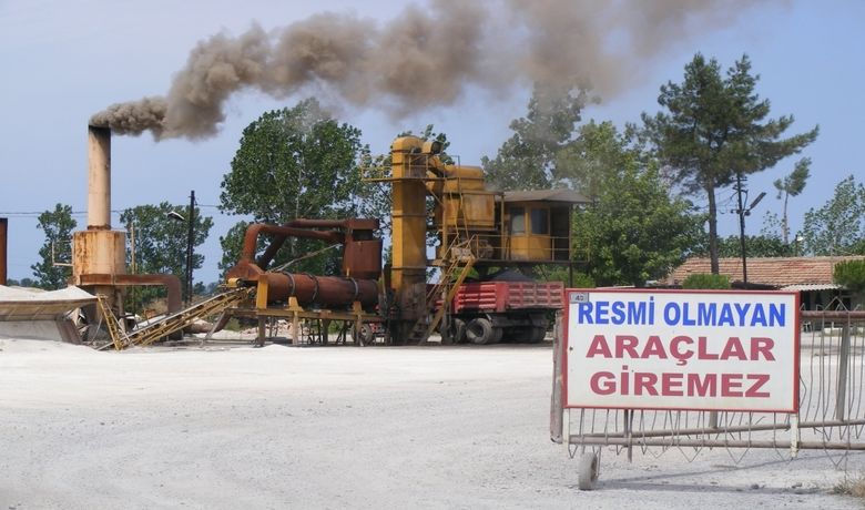 Çevre Kirliliğine Yol Açan Şantiye Taşınacak - Bafra Belediyesi'nin Fatih Mahallesi'nde bulunun ve çevre kirliliğine yol açtığı ileri sürülen asfalt şantiyesinin taşınacağı bildirildi.