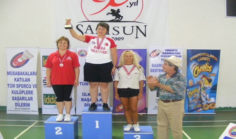 Veteranlar Balkan Badminton Şampiyonası Sona Erdi - Türkiye Badminton Federasyonu tarafından Samsun'un Bafra ilçesinde düzenlenen Veteranlar Balkan Badminton Şampiyonası, Türkiye'nin üstünlüğü ile sona erdi.