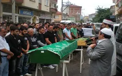 Bafra'daki Trafik Kazası Kazada Ölen Gençler Toprağa Verildi