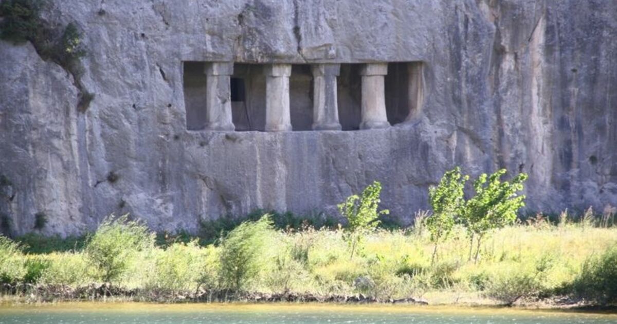 Kolay Turizm Beldesi Olma Yolunda Kolay; Asarkale, Kral Mezarları Ve Derbent Baraj Gölü İle Turizm Merkezi Olmaya Aday Kolay Belde Belediye Başkanı Dursun Aygün: "Turizme Konu Edilebilecek Girişimleri Ve Yatırımları Destekliyoruz"