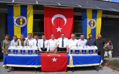 Bafra Fenerbahçeliler Derneği'nden Kumanya Yardımı