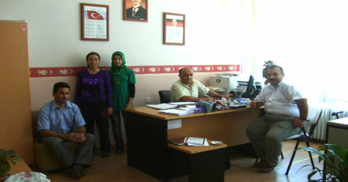 Kız Öğrencilerini Kendi Elleriyle Kayıt Yaptılar