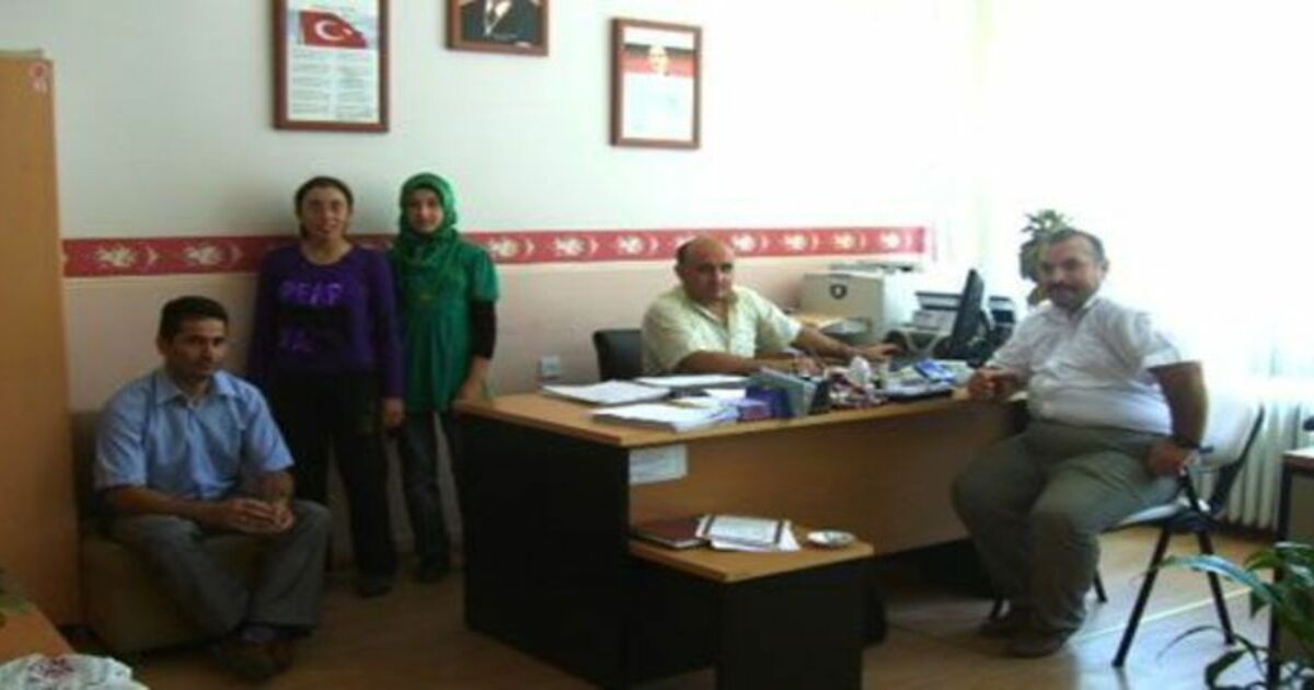 Kendi Elleri İle Öğrencilerini Kayıt Ettirdiler