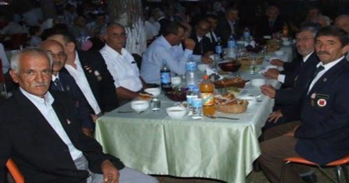 Gazi Ve Şehit Aillerine İftar Yemeği