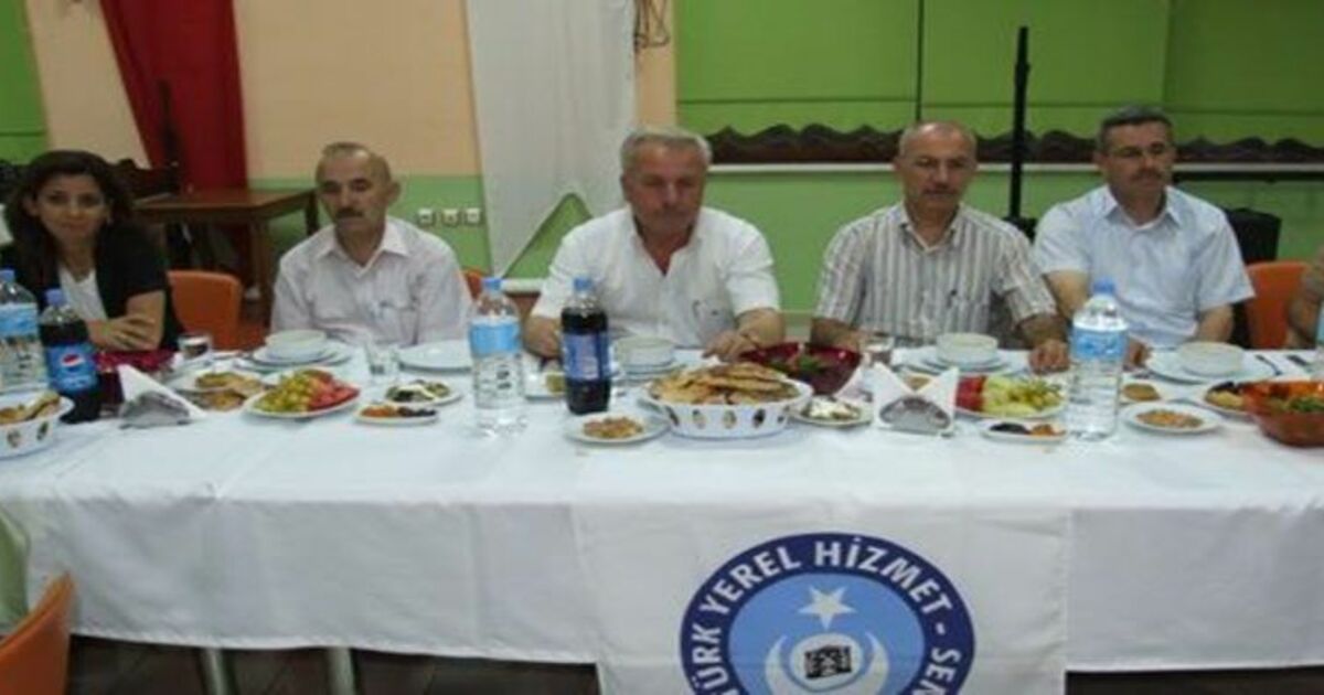 Türk Yerel Hizmet-sen`den İftar Yemeği