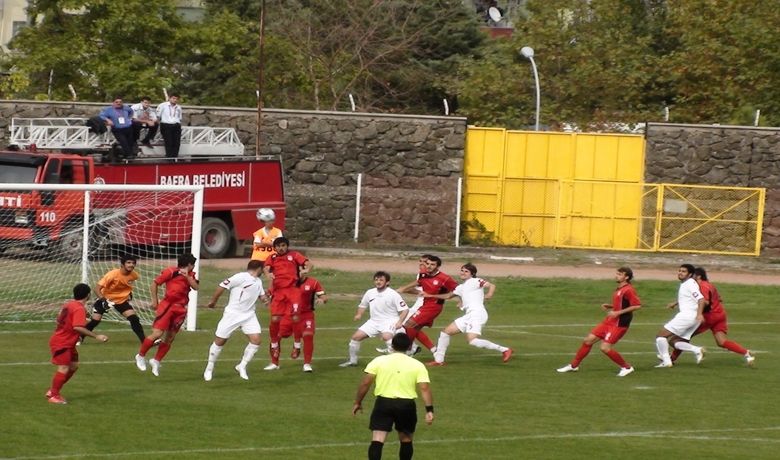 Tff 3. Lig BafraBelediyespor: 2 - Gümüşhanespor: 1 - TFF 3. Lig 4. Grup'ta mücadele eden Bafra Belediyespor, sahasında  Gümüşhanespor'u 2-1 mağlup etti.