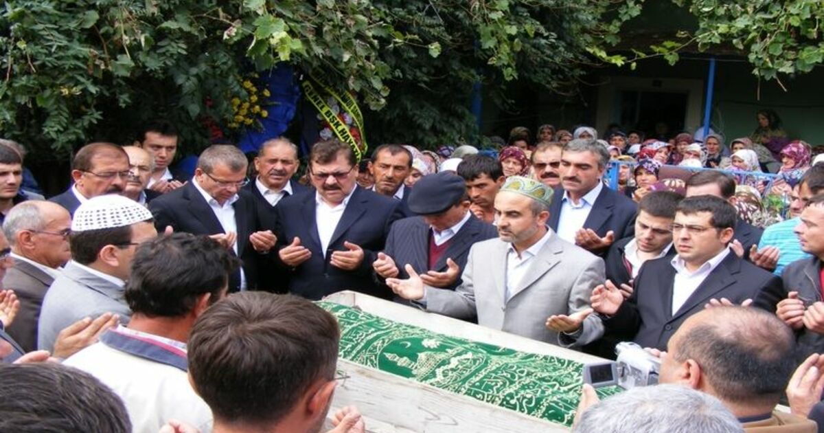 Aşçı Ailesinin Acı Günü Vefat Eden Şevket Aşçı, Gözyaşları İle Son Yolculuğuna Uğurlandı
