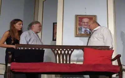 "Üvey Karım" Bafralıları Güldürdü Abdullah Şahin Halk Tiyatrosu'nda Kahkaha Fırtınası Yaşandı