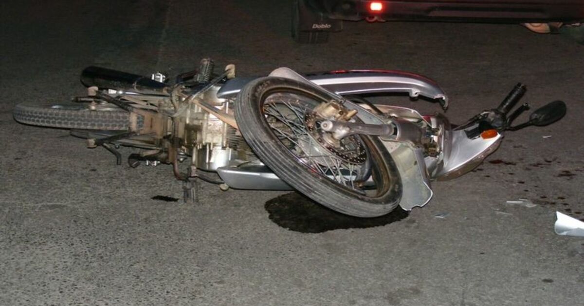 Motosiklet Dolmuşa Çarptı: 1 Yaralı