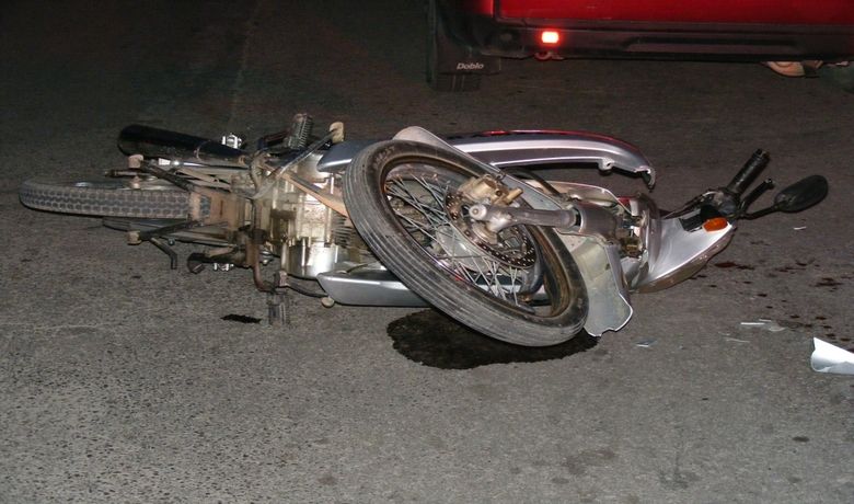 Motosiklet Dolmuşa Çarptı: 1 Yaralı - Samsun Bafra ilçesinde meydana gelen trafik kazasında 1 kişi yaralandı.
