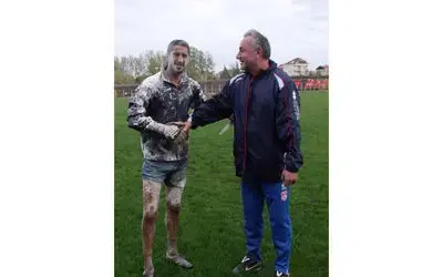 Tff 3. Lig Kaleci Yaşar'a Yumurtalı Unlu Doğum Günü Kutlaması