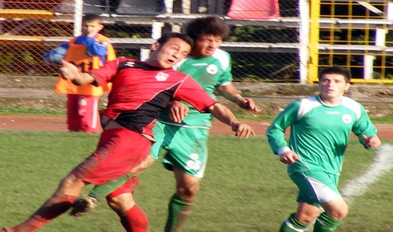 Tff 3. Lig Bafra Belediyespor: 1 - Sürmenespor: 2 - TFF 3. Lig Yükselme Grubu'nda oynanan maçta Bafra Belediyespor, kendi sahasında Sürmenespor'a 2-1 yenildi.