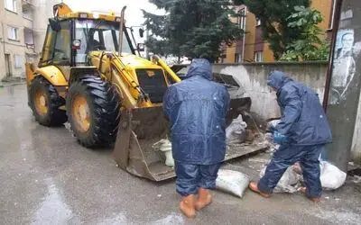 Bafra Belediyesi Moloz Toplama Ekibi Kurdu