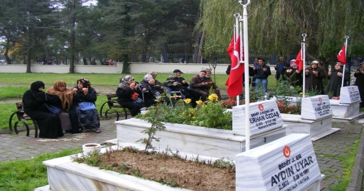 Bafra Protokolü Şehitliği Ziyaret Etti