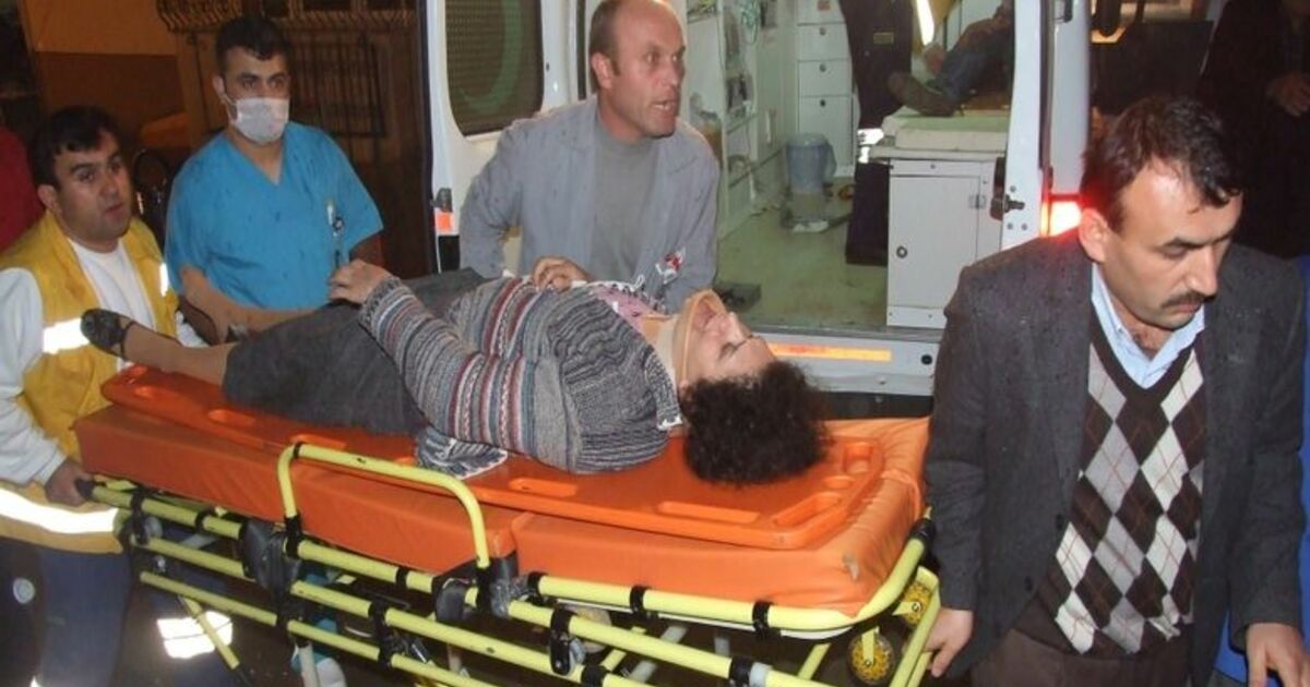Samsun'da Minibüs Direğe Çarptı: 6 Yaralı