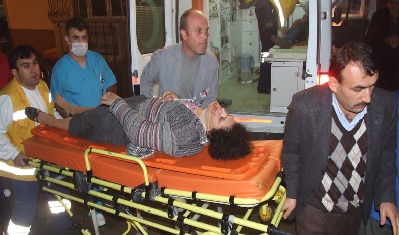 Samsun'da Minibüs Direğe Çarptı: 6 Yaralı - Samsun'un Bafra ilçesinde meydana gelen trafik kazasında 6 kişi yaralandı.