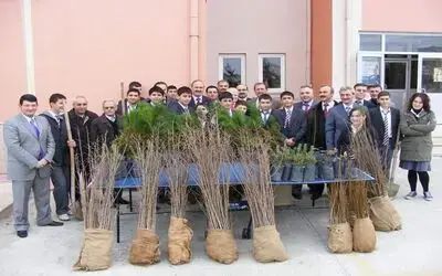 Bafra'da Bin 200 Fidan Toprakla Buluştu