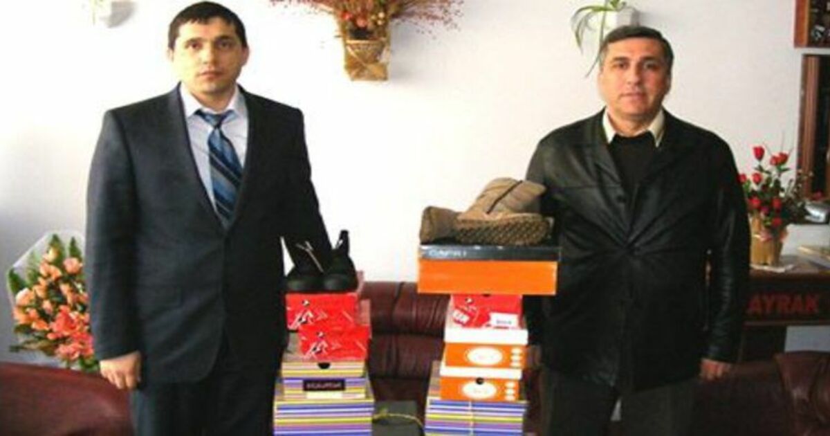 Kızılaydan Okullara Ayakkabı Yardımı
