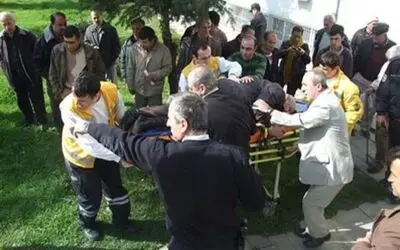 Merdivenden Düşen Yaşlı Adam Yaralandı