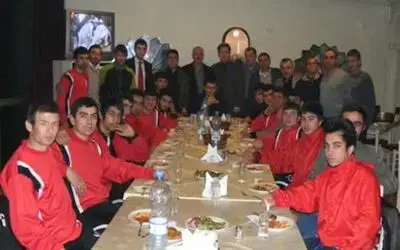 Hacınabispor Yönetiminiden Futbolculara Yemek