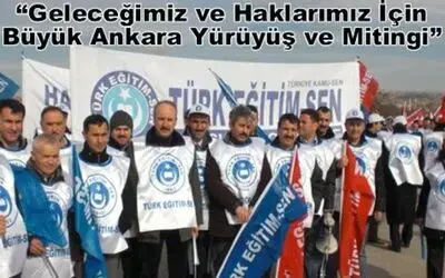 Türk Eğitim-sen`li Üyeler Ankara`da Mitingde