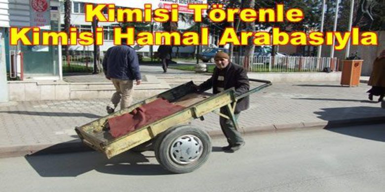 Yaşlılar Haftasını Böyle Kutladı - Bafra`da 18-24 Mart yaşlılar haftası nedeni ile bugün Bafra Cumhuriyet Meydanı`nda Tören düzenlendi.