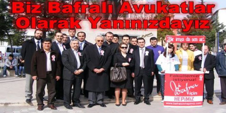 Hukukcular Fakülte İçin İmza Attılar - Bafra Baro Temsilcisi Av.Okan Çakmaklı`nın başkanlığında Bafralı Avukatlar Samsun Barosu adına `Fakültemizi İstiyoruz, Bir İmza da Sen At` kampanyasına katıldılar.