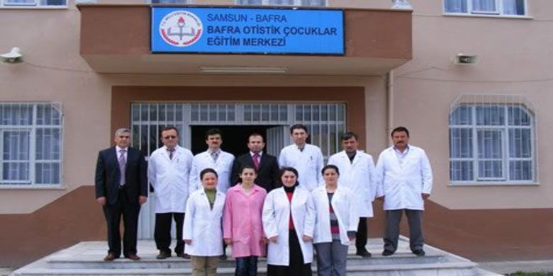 Doğankaya Küyü`nde KöydeOtistik Çocuk Eğitim Merkezi - Türkiye`nin birçok ilinde olmayan Otistik Çocuk Eğitim Merkezi OÇEM Bafra`nın Doğankaya Köyünde faaliyet gösteriyor.