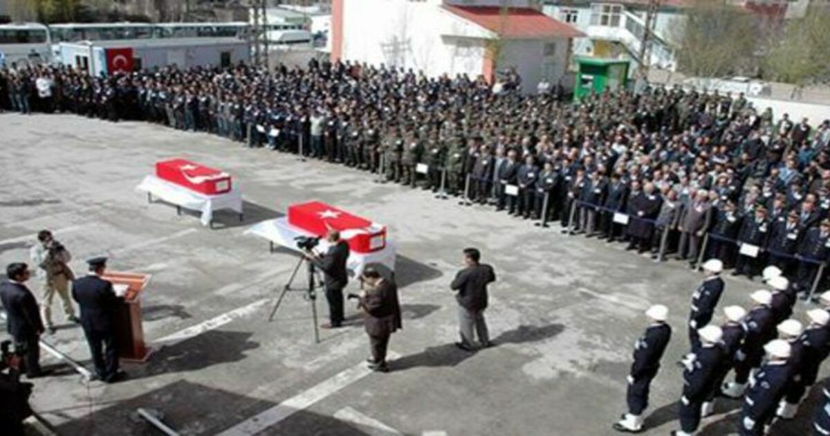 Şehit Polislere Van`da Hazin Tören