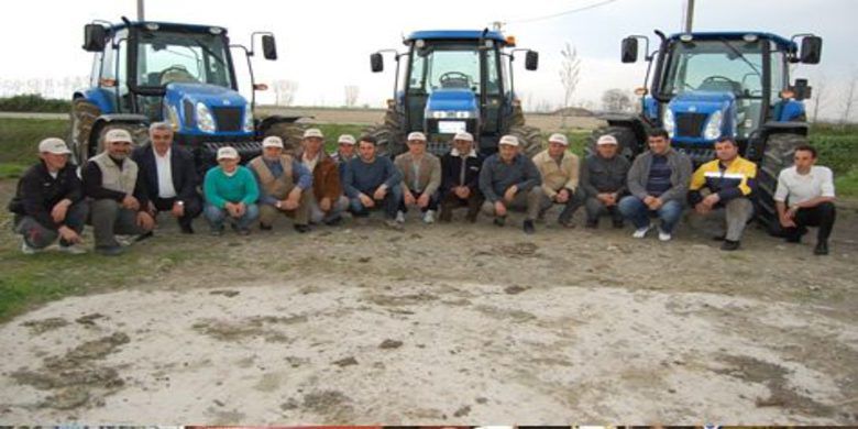 Bafra Ve Sinop New Holland`dan Çiftçi Ziyaretleri - Baharın gelmesi ile birlikte Bafra Ovası`nın çiftçileri ziyaret edildi.