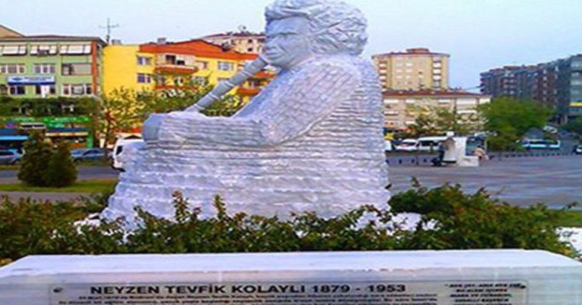 Neyzen Teyfik Heykeli Törenle Açıldı