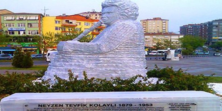 Neyzen Teyfik Heykeli Törenle Açıldı - Ünlü Ney üstadı, rahmetli Neyzen Tevfik Kolaylı`nın heykeli İstanbul Kartal`da törenle açıldı.