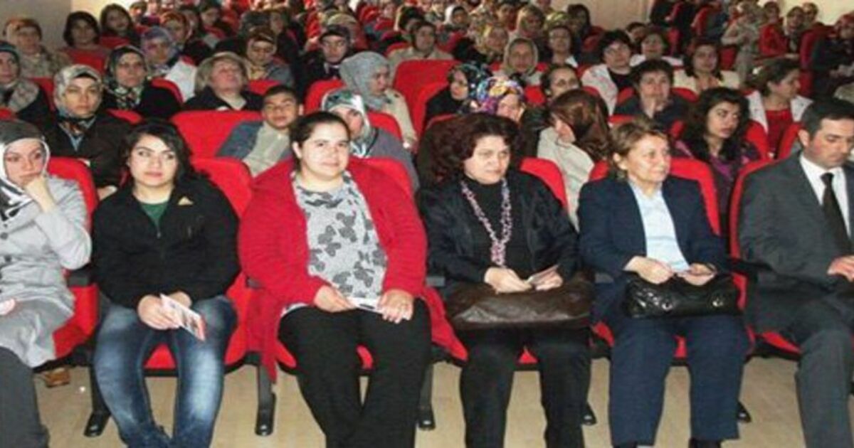 Bafra Halk Eğitim Merkezi Kursiyerlerine Kene Semineri Verdi