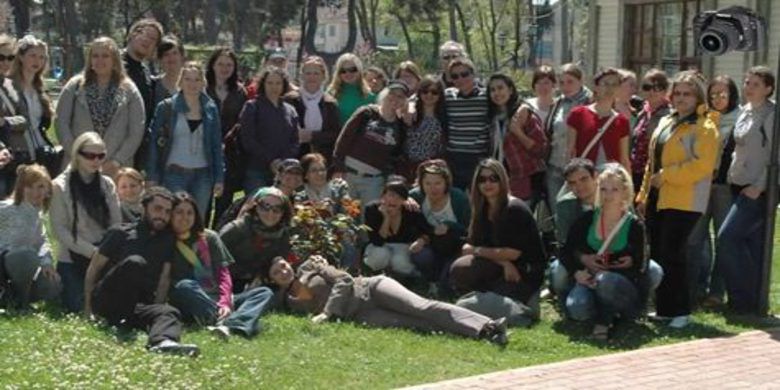 Tecore Kafilesi Bafra Pidesini Sevdi - Avrupa Birliği Hayat Boyu öğrenme programı Erasmus-Yoğun programlar kapsamında Bafra`yı ziyaret eden yabancı öğrencilere Bafra Belediye Başkanı Zihni Şahin Bafra Pidesi ikram etti.