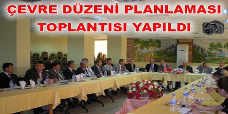 Bafra`da `çevre DüzeniBilgilendirme Toplantısı` Yapıldı - Bafra Öğretmenevi`nde yapılan toplantıya Bafra Kaymakamı Ayhan Boyacı, Bafra Belediye Başkanı Zihni Şahin, belde başkanları ve daire amirleri katıldı.