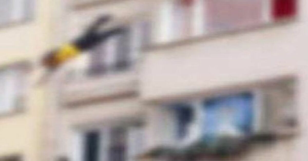 Bafra`da Balkondan Düşen Çocuk Yaralandı