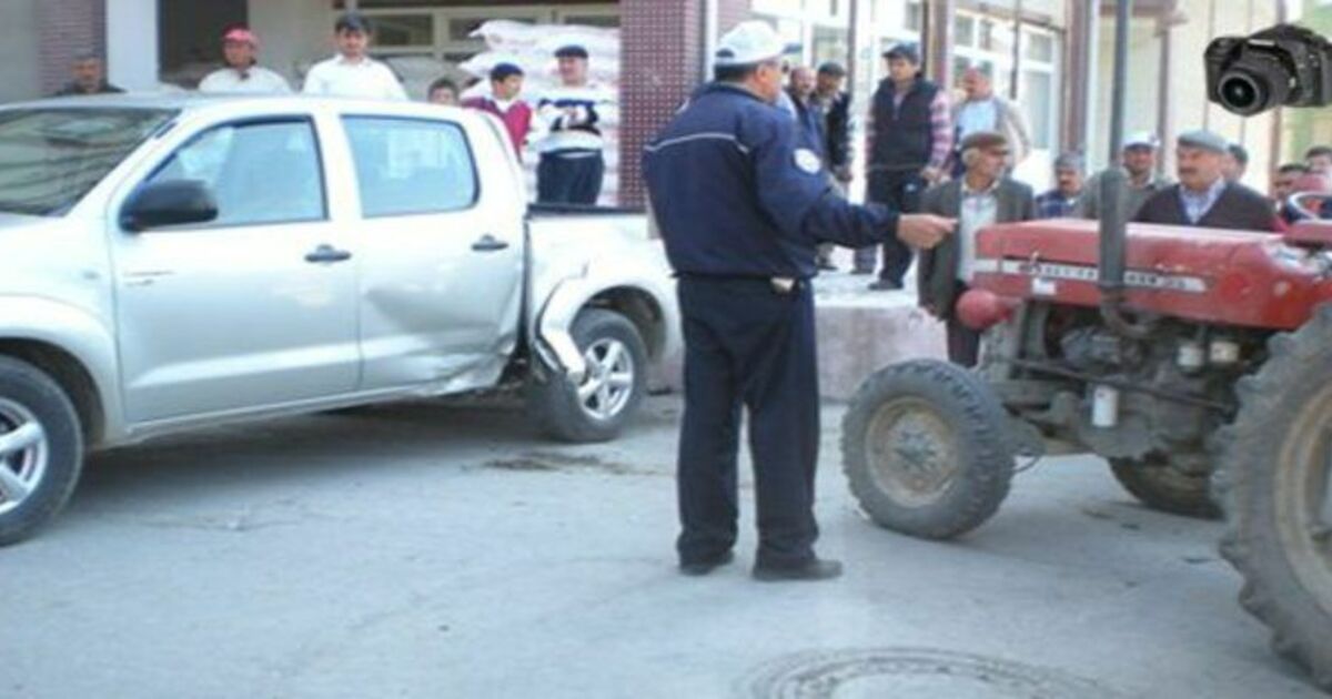 Bafra`da Hal Kavşağında Trafik Kazası
