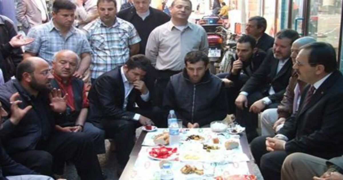 Bafra Belediye Başkanı Esnafla Kahvaltıda Biraraya Geldi