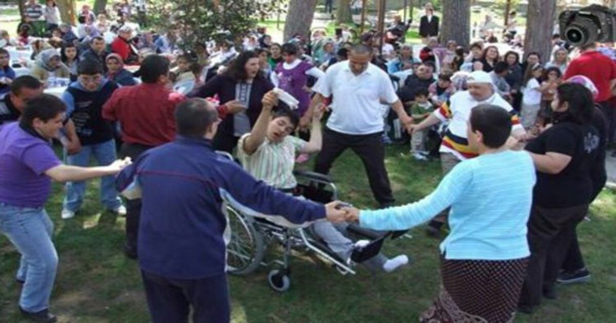 Bafra`da Engelliler Piknik Şöleninde Coştu