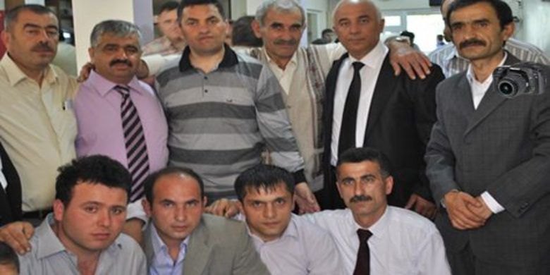 Bafra Kemalpaşa`lılar Derneği Açıldı - Kemalpaşa ve çevre mahalle sakinleri tarafından sosyal sorumluluk duygusu ve bilinçi içinde kurulan dernek açılış töreni çok görkemli oldu.