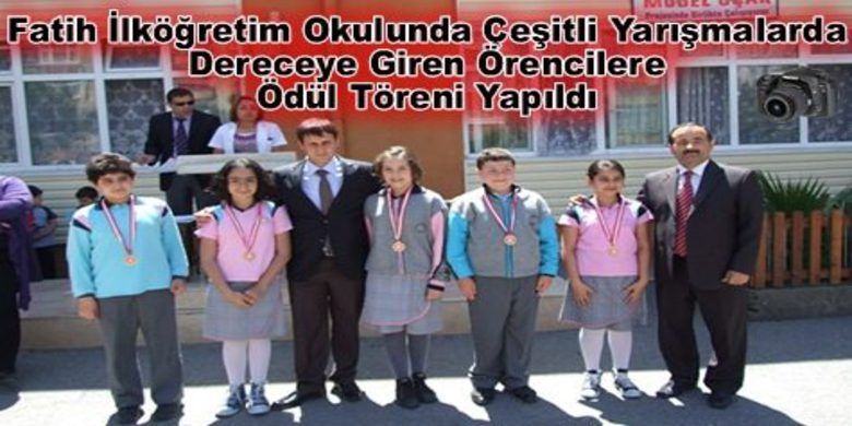 Öğrencilere Başarı Ödülü Verildi - Bafra Fatih İlköğretim Okulunda 2009-2010 eğitim öğretim yılı içerisinde çeşitli yarışmalarda dereceye giren öğrencilere ödül töreni yapıldı.