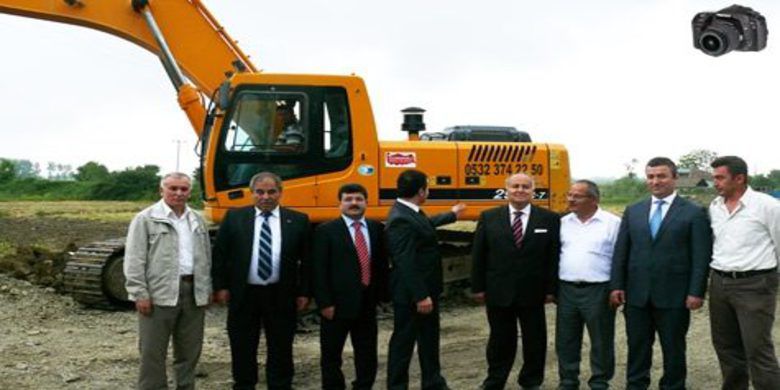 Bafra-alaçam Duble Yol Çalışmaları İncelendi - AK Parti Grup Başkan Vekili ve Samsun Milletvekili Suat Kılıç, Samsun-Sinop karayolunun Bafra-Alaçam ilçeleri arasındaki 34 Kilometrelik duple yolda yapılan çalışmaları inceledi.