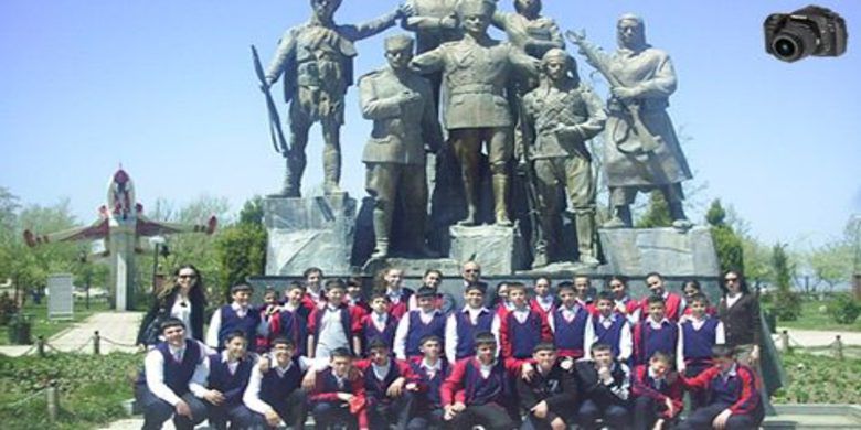 Bafra İsmet İnönü İlköğretim`den Anlamlı Gezi - Bafra İsmet İnönü ilköğretim okulu, 30 Nisan`da Samsun Sahra ve Sıhhiye Eğitim Merkez Komutanlığını  ziyaret etti.