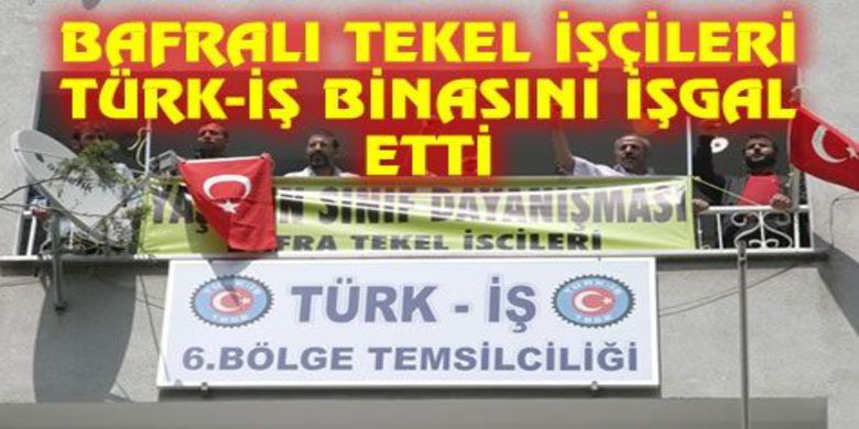 Mustafa Kumlu`nun İstifasını İstediler - Samsun`da bir grup Bafralı TEKEL işçisi, Türk-İş 6. Bölge Temsilciliği`ni işgal ederek Türk-İş Genel Başkanı Mustafa Kumlu`nun istifa etmesini istedi.