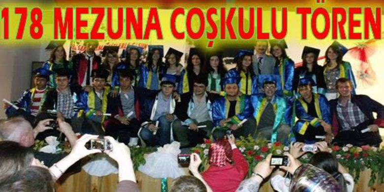 Anadolu Lisesi 15. Dönem Mezunlarını Uğurladı - Samsun`un Bafra Anadolu Lisesi, 15. Dönem Mezunlarını coşkulu bir törenle uğurladı. Bafra Anadolu Lisesi`nden mezun olan 178 öğrenci için Okulun Spor Salonunda mezuniyet töreni düzenlendi.