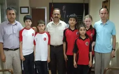 Başkan`dan Şampiyon Badmintonculara Altın