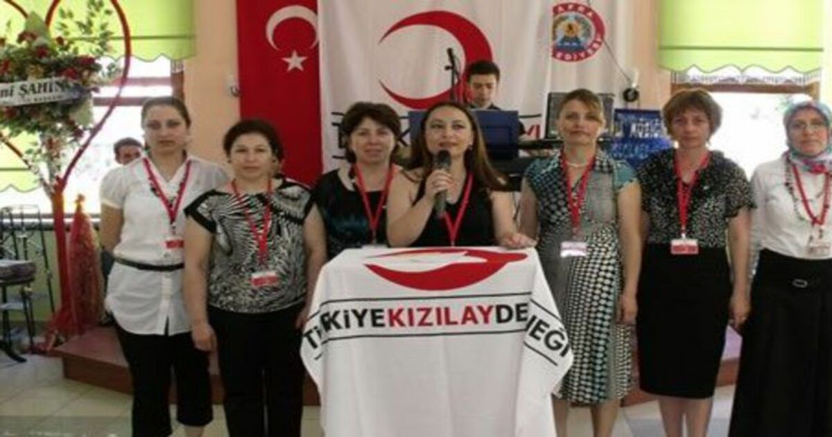 Kızılay Kadın Kollarından Yardım Çayı