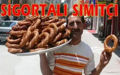 Hem Belediye İşçisi Hem De Simitçi