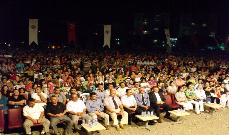 Sele Sepet Şenliği`nde Orhan Hakalmaz Konseri - Samsun`un Bafra ilçesi`nde, özellikle çocuklar için ayrı bir anlamı olan bir gelenek yıllardır aksatılmadan sürdürülüyor